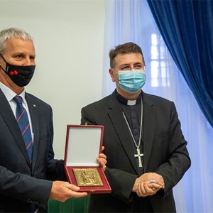 Susret biskupa Šaška i gosp. Miklósa Soltésza, državnoga tajnika za vjerske i međunarodne odnose Ureda predsjednika Vlade Republike Mađarske 